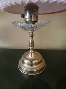 lot 73 image: Lovely Vintage Table Lamp Pair