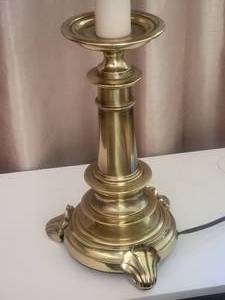 lot 70 image: Classic Stiffel Brass Candlestick Lamp