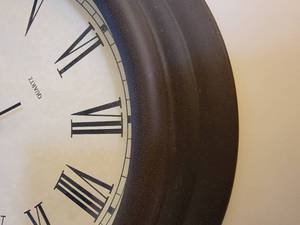 lot 128 image: Bulova Quartz Wall Clock