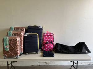 lot 55 image: Rockland Luggage Sets