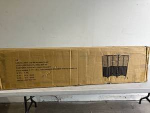lot 16 image: Oriental Furniture 6 ft. White 5-Panel Room Divider