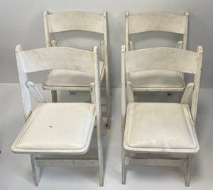 4 Vintage White Wooden Folding Chairs (Need A Good Cleaning)