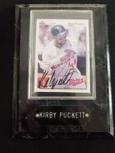Kirby Puckett Signed Baseball Card