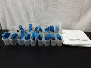Tupperware Rotaing Spice Rack With Containers & Blue Lids
