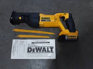 lot 7 image: Dewalt 20 Volt DCS 380 Variable Recirocating Saw (No Charger)