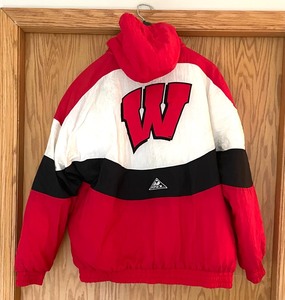 lot 4 image: Vintage University of Wisconsin Madison Apex One Hooded Coat