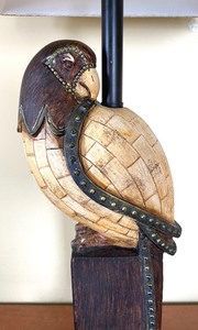 lot 24 image: Pretty Parrot Themed Lamp