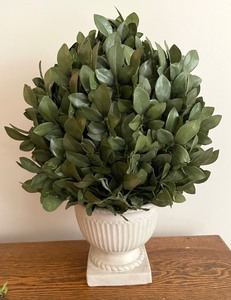 lot 67 image: Desirable Home Decor