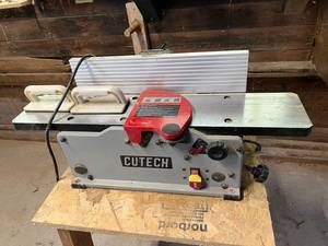 Cutech 6 Benchtop Jointer on Stand