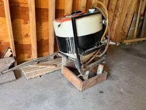 Sprayer with 8 Boom