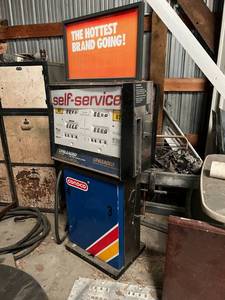 Conoco Gas Pump