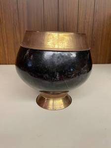 Thailand Beggers Bowl with Lid and Stand