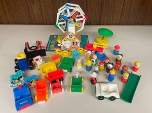 Lot of Various Vintage Little People Figures and Working Musical Ferris Wheel