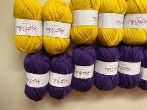 Lot of 15 Skein 100% Wool Super Bulky Yarn-Vikings Colors