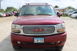 2005 GMC Yukon XL Denali 4x4 - 2 OWNERS -