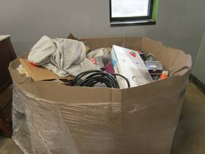lot 479 image: WHOLESALE GAYLORD-PLUMBING, LIGHTING & MORE (SEE PHOTOS)