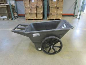 lot 490 image: RUBBERMAID 7.5 cu. ft. Plastic Yard Cart (NICE CONDITION)