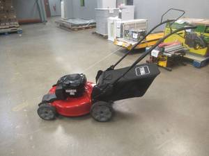 lot 514 image: TORO 21442 22 in. Recycler Briggs & Stratton High Wheel FWD Gas Walk Behind Self Propelled Lawn Mower with Super Bagger (LIKE NEW CONDITION)
