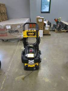 lot 529 image: DEWALT DXPW3324I 3300 PSI 2.4 GPM Gas Cold Water Pressure Washer with HONDA GCV200 Engine (VALVE FOR WATER PUMP BROKEN, MISSING SPRAY TIPS & HOLDER FOR WAND, FOR PARTS ONLY)