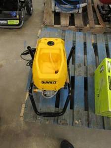 lot 535 image: DEWALT 2400 PSI 1.1 GPM Cold Water Electric Pressure Washer (FOR PARTS ONLY, SEE PHOTOS)
