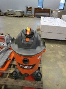 lot 538 image: RIDGID HD1200 12 Gal. 5.0-Peak HP NXT WetDry Shop Vacuum (MISSING ACCESSORIES & FILTER, POWERS ON)