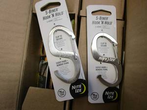 lot 466 image: NITE IZE S-Biner Hook N Hold S-Hook (72 PACK, BRAND NEW)