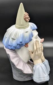 lot 7 image: Lladro Porcelain Clown Bust Sculpture #5129