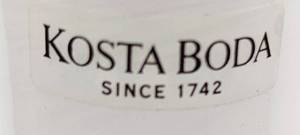 lot 10 image: Signed Kosta Boda Ulrica Hydman- Vallien White Ruffle Art Glass Vase