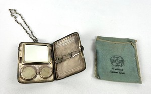 lot 20 image: Antique German Silver Coin Purse Wallet Compact