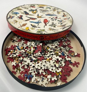 lot 25 image: Vintage Springbok Circular Round Puzzle - Song Birds 1965