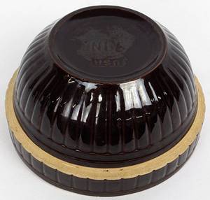 lot 51 image: Vintage Brown Ribbed Stoneware Bowl Marked USA 9 IN