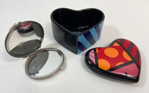 lot 93 image: Romero Britto Heart Shaped Trinket Box - Ceramic with removable lid  & Colorful Compact