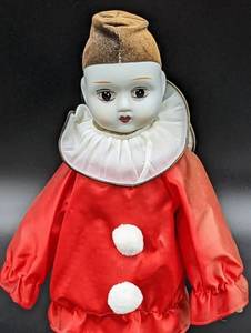 lot 124 image: Vintage Collectors Choice Bradley Clown Doll