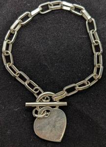 lot 171 image: Vintage Sterling Silver Toggle Heart Tag Bracelet