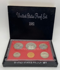 lot 174 image: Vintage 1981 & 1982 United States Coin Proof Set