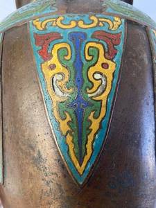lot 208 image: Antique Japanese Champleve Enameled Bronze Urn  Vase