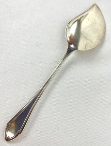 lot 163 image: Sterling Silver FruitOrange Spoon With Leaf-Shaped Scoop