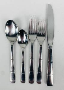 lot 231 image: Vintage Gorham Stegor Flatware - 20 piece Set