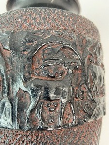 lot 245 image: 1920s Japanese Tokanabe Ware Clay Vase