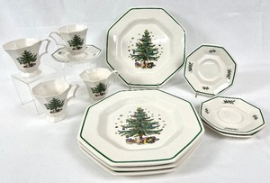 lot 292 image: Nikko Christmastime 12-piece Ceramic Dinnerware Set In Original Box
