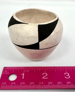 lot 313 image: Small Native Pottery Pieces From Acoma Pueblo - One is B. Ramirez