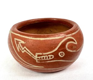 lot 316 image: Five Assorted Red Clay Native Vessels - Two From Sant Clara Pueblo