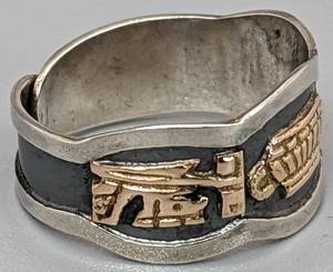 lot 224 image: Vintage Size 6-7 Egyptian Motif 18K Gold and Sterling Silver Ring