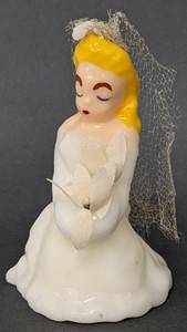 lot 177 image: 1940s Emkay Bride and Groom Candle Cake Toppers