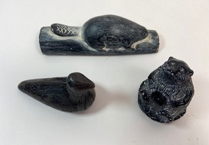 lot 293 image: A Collection of Northwest Costal Native Carvings - Two Beavers and a Dove