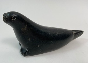 lot 297 image: Large Vintage Inuit Serpentine & Black Stone Seals- Including Canada Eskimo Art 1973- Signed & Numbered
