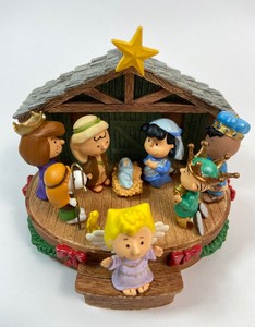 lot 325 image: Hallmark Keepsake Nativity Music box- Thats What Christmas Is About, Charlie Brown - Plays Away in a Manger