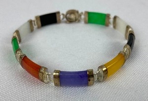 lot 389 image: Vintage Sterling Silver Bracelet with Onyx, Quartz, Amethyst and Jade Stones