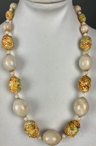 lot 397 image: Vintage Unique Large Bead Necklace with Two Pair of Earrings & Flower Pin