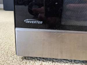 Panasonic NN-SC73LS Microwave with Inverter
